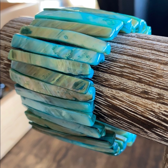 Dyed Stone Bracelet - Picture 2 of 4